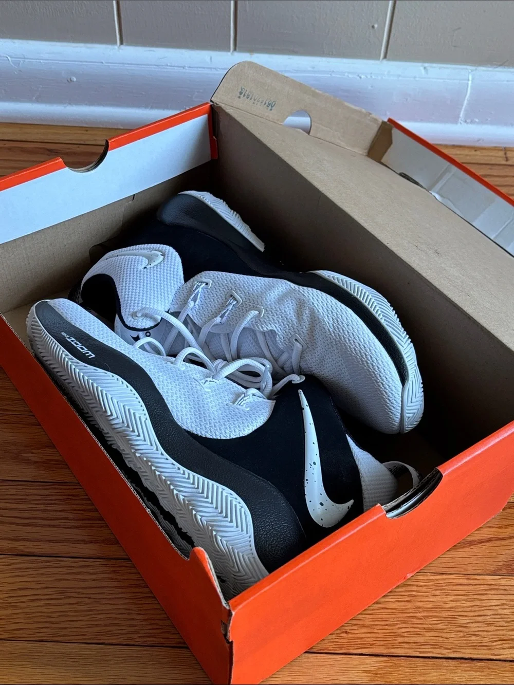 Nike White and Black Men's Athletic Zoom Trainers